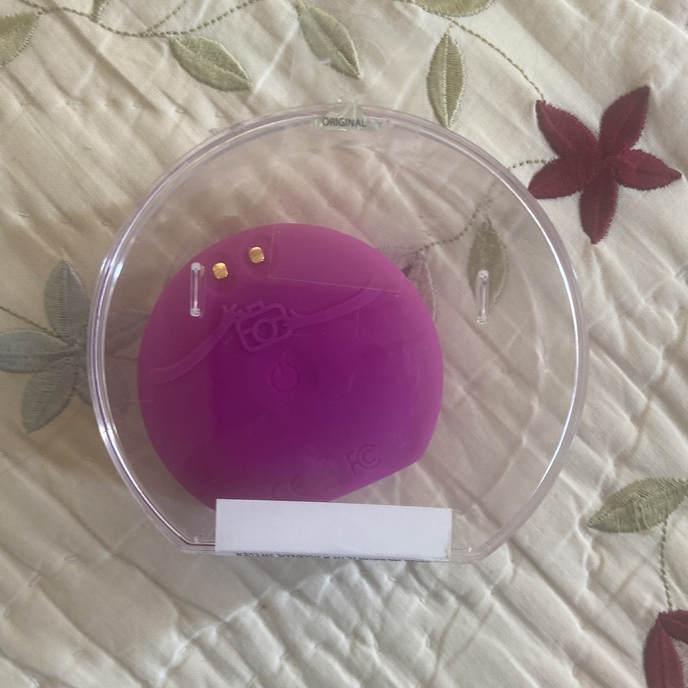 Mini purple Foreo - Picture 2 of 3